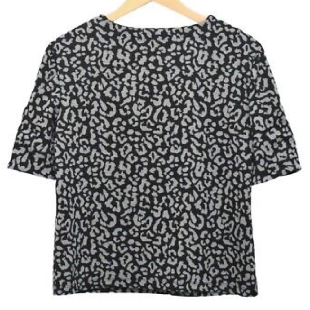 𝅺banana REPBULIC Gray Black Leopard Print Short Sleeve Top Women's Size XS - Picture 8 of 8